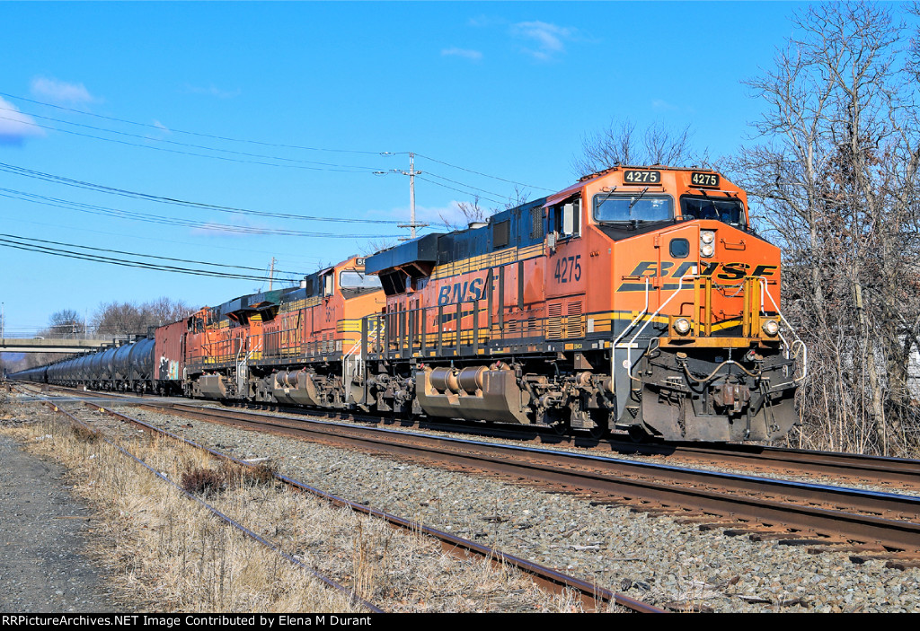 BNSF 4275 on B-120